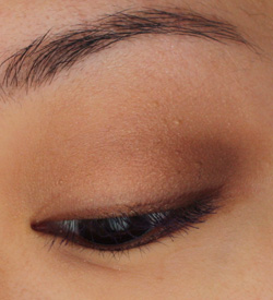 clarins-instant-sun-light-make-up-02