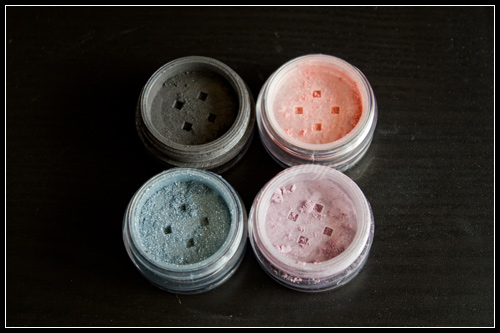bareMinerals : Fards à paupières Graphite, Cupcake, Liberty & Waterlily