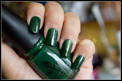 China Glaze : Holly-Day + Glittering Garland / Let it Snow / Holiday 2011