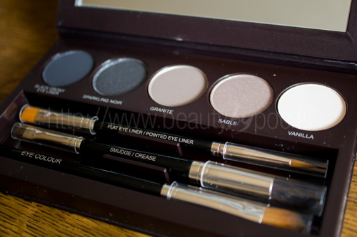 Concours des 4 ans : Laura Mercier - Collection Classic Smoky Eye / Un must-have !