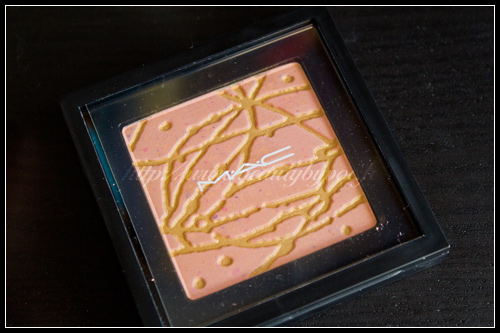 MAC In The Abstract Highlighter Art of Powder