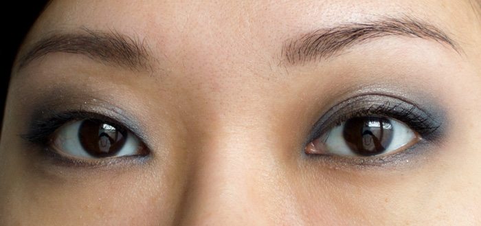 Make-up #106 : Un léger smoky avec la Naked Smoky d'Urban Decay
