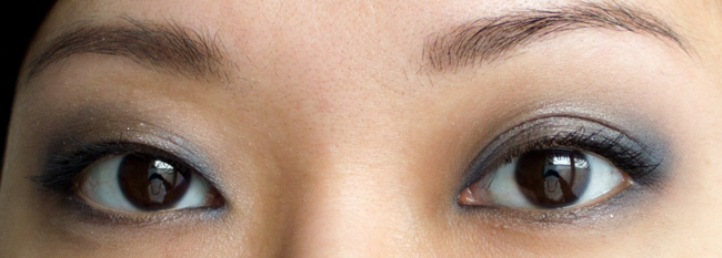 Make-up #106 : Un léger smoky avec la Naked Smoky d'Urban Decay