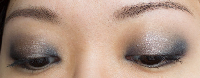 Make-up #106 : Un léger smoky avec la Naked Smoky d'Urban Decay