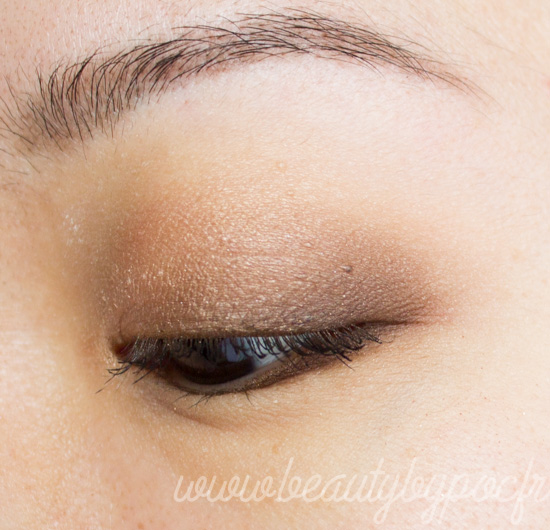 Make-up #110 : Maquillage nude et discret avec la Naked Smoky d'Urban Decay 