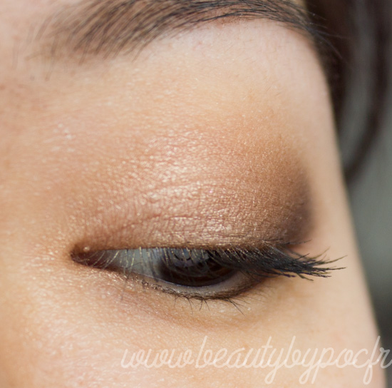 Make-up #110 : Maquillage nude et discret avec la Naked Smoky d'Urban Decay 