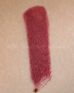 make-up-for-ever-rouge-artist-intense-mat7-04 Make Up For Ever Rouge Artist Intense Mat7 Bordeaux Mat