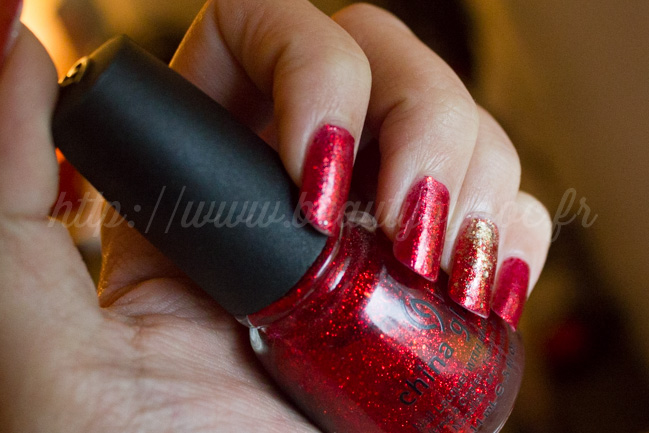 Noël 2014 : China Glaze Ring in the red & Ciaté Antique Brooch