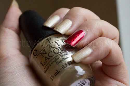 Manucure de Noël - OPI : Love. Angel. Music. Baby. (Collection Gwen Stefani) + China Glaze Ring in the Red 