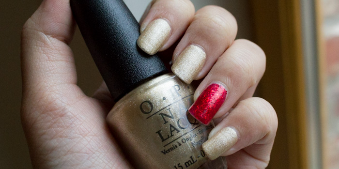 Manucure de Noël - OPI : Love. Angel. Music. Baby. (Collection Gwen Stefani) + China Glaze Ring in the Red