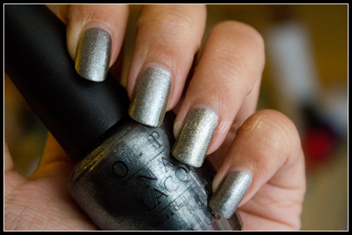 OPI Lucerne-Tainly Look Marvelous vs. CHANEL Graphite