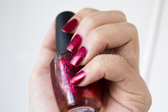 OPI : Red Fingers & Mistletoes - Gwen Stefani / Noël 2014